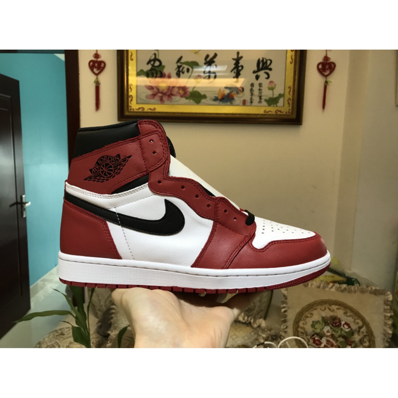 Air Jordan 1 Retro High OG Chicago 555088-101