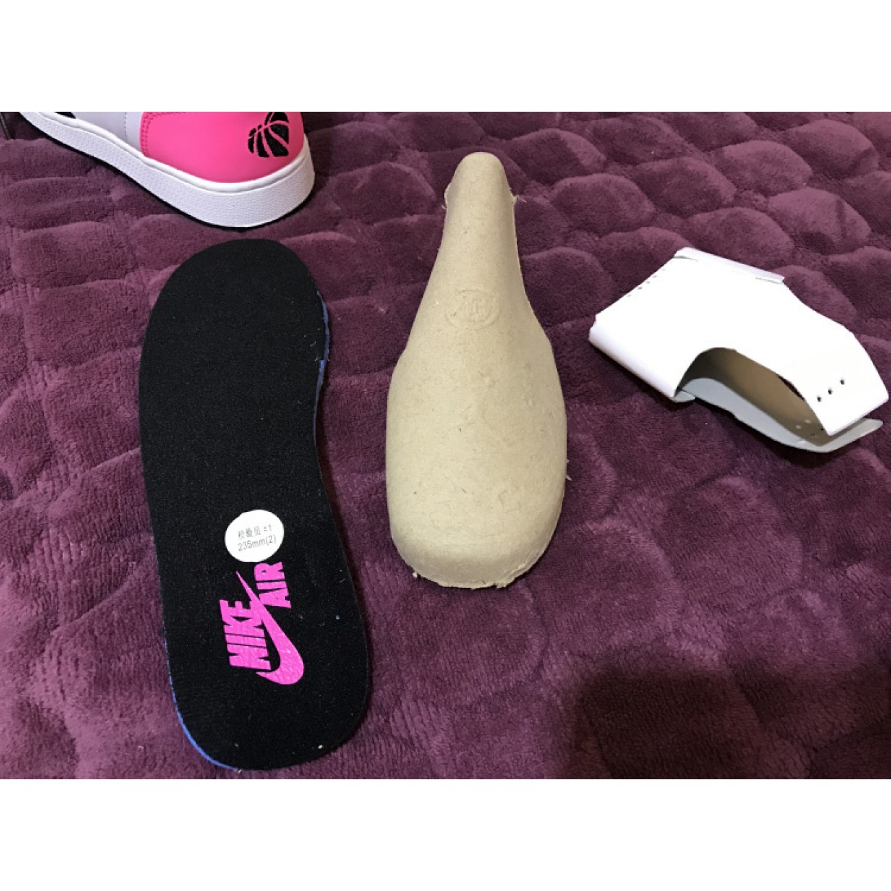 Air Jordan 1 GS Valentines Day 881426-009