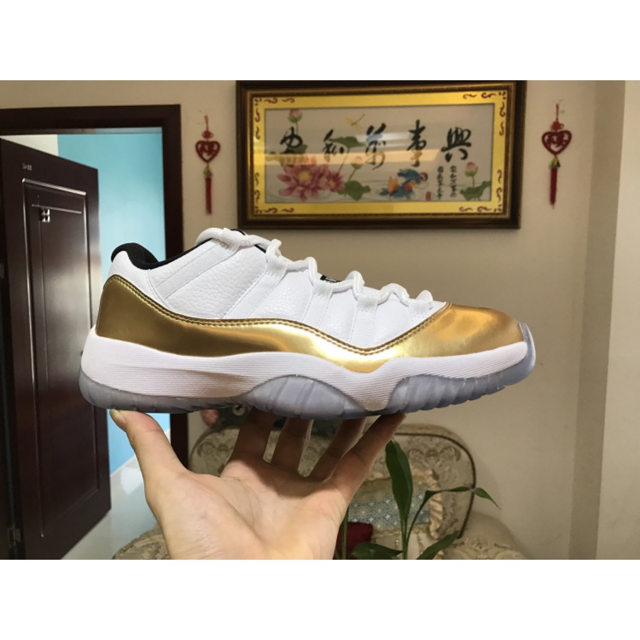 Air Jordan 11 Low Gold Medal 528895-103