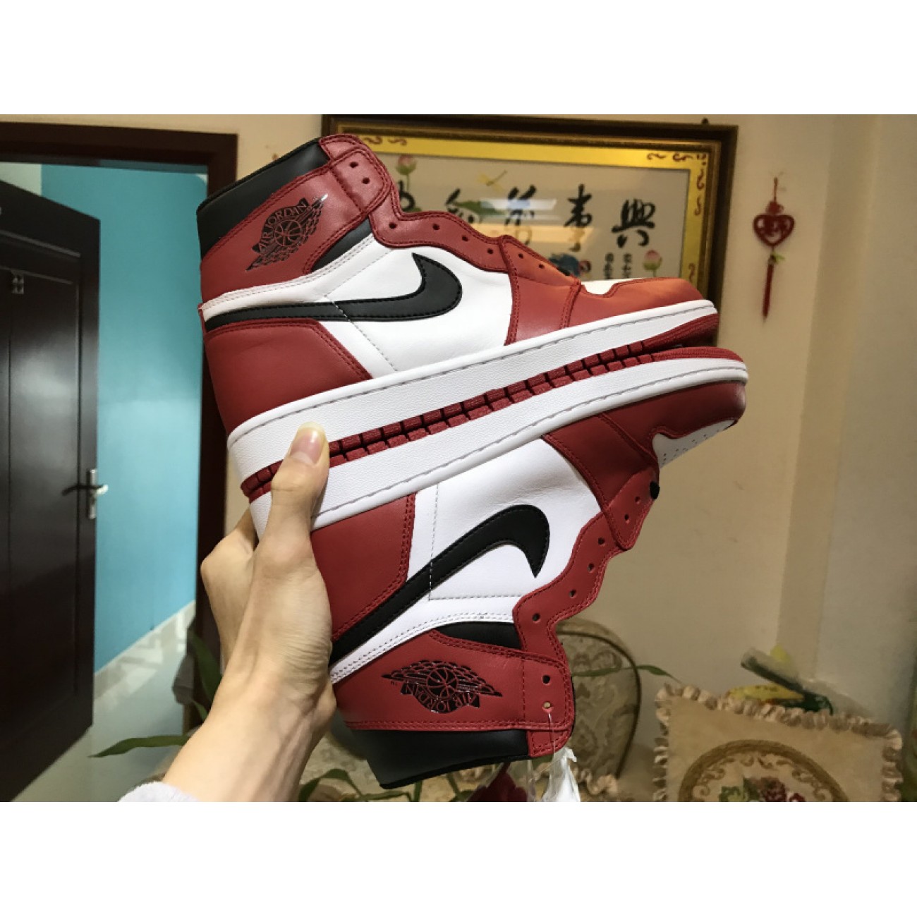 Air Jordan 1 Retro High OG Chicago 555088-101