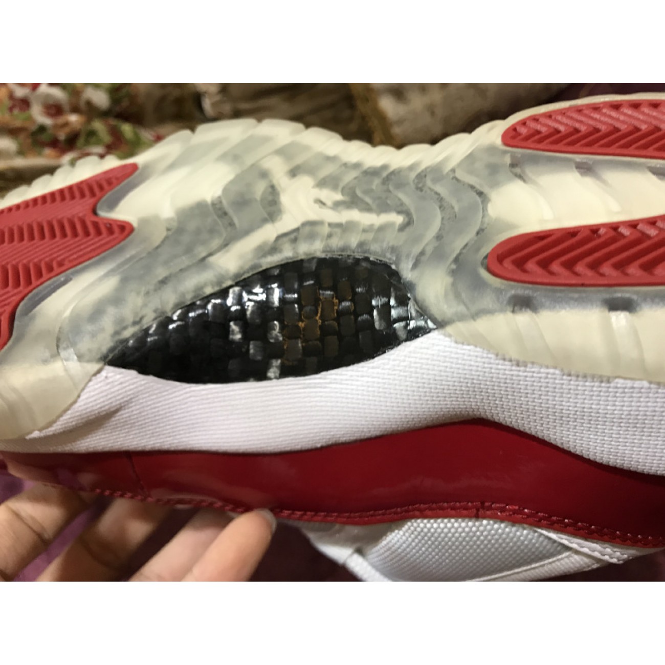 Air Jordan 11 Low Varsity Red 528895-102