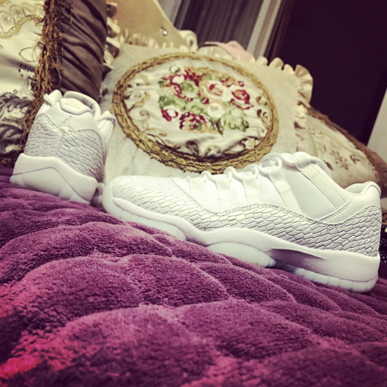 Air Jordan 11 Low GS Heiress White 897331-100