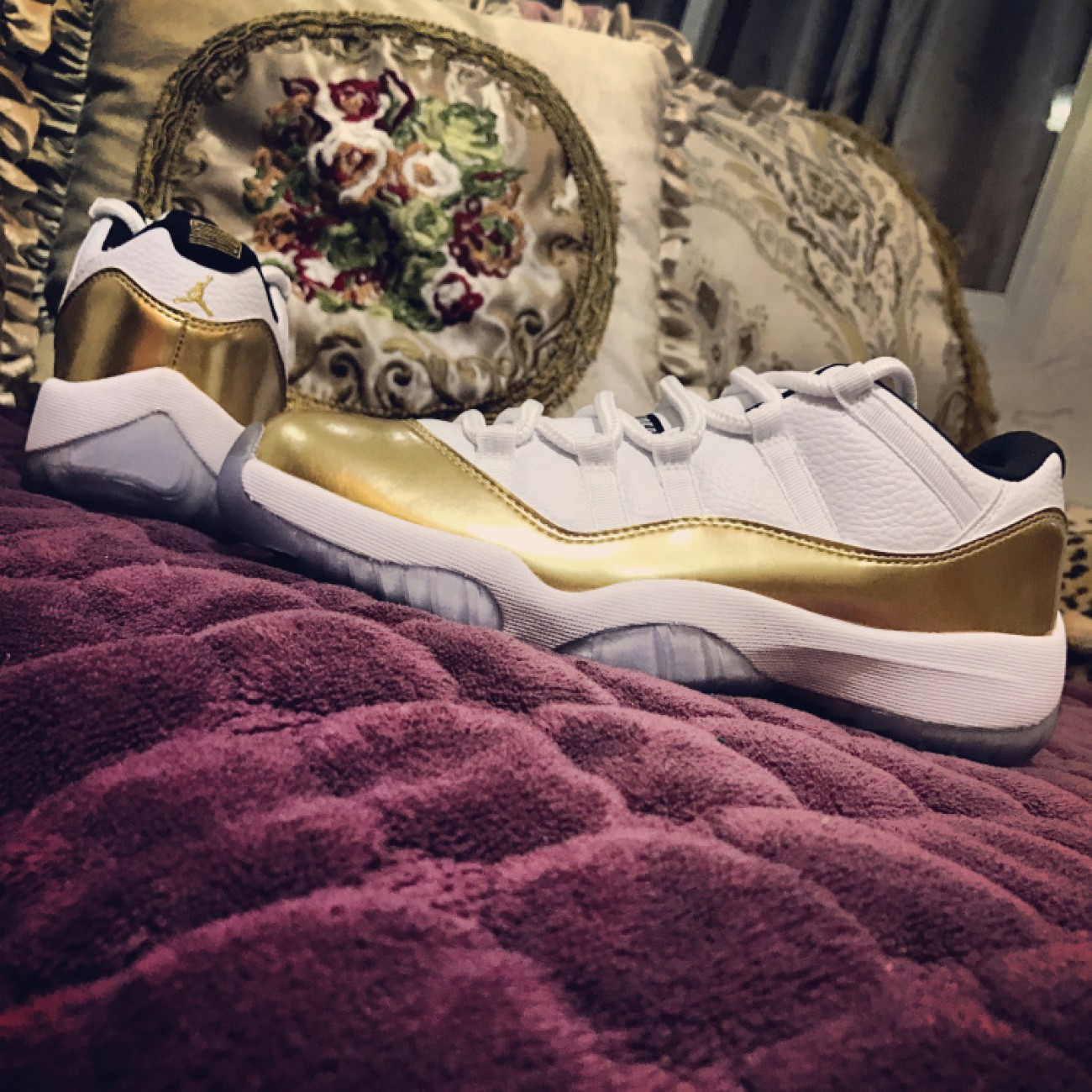 Air Jordan 11 Low Gold Medal 528895-103