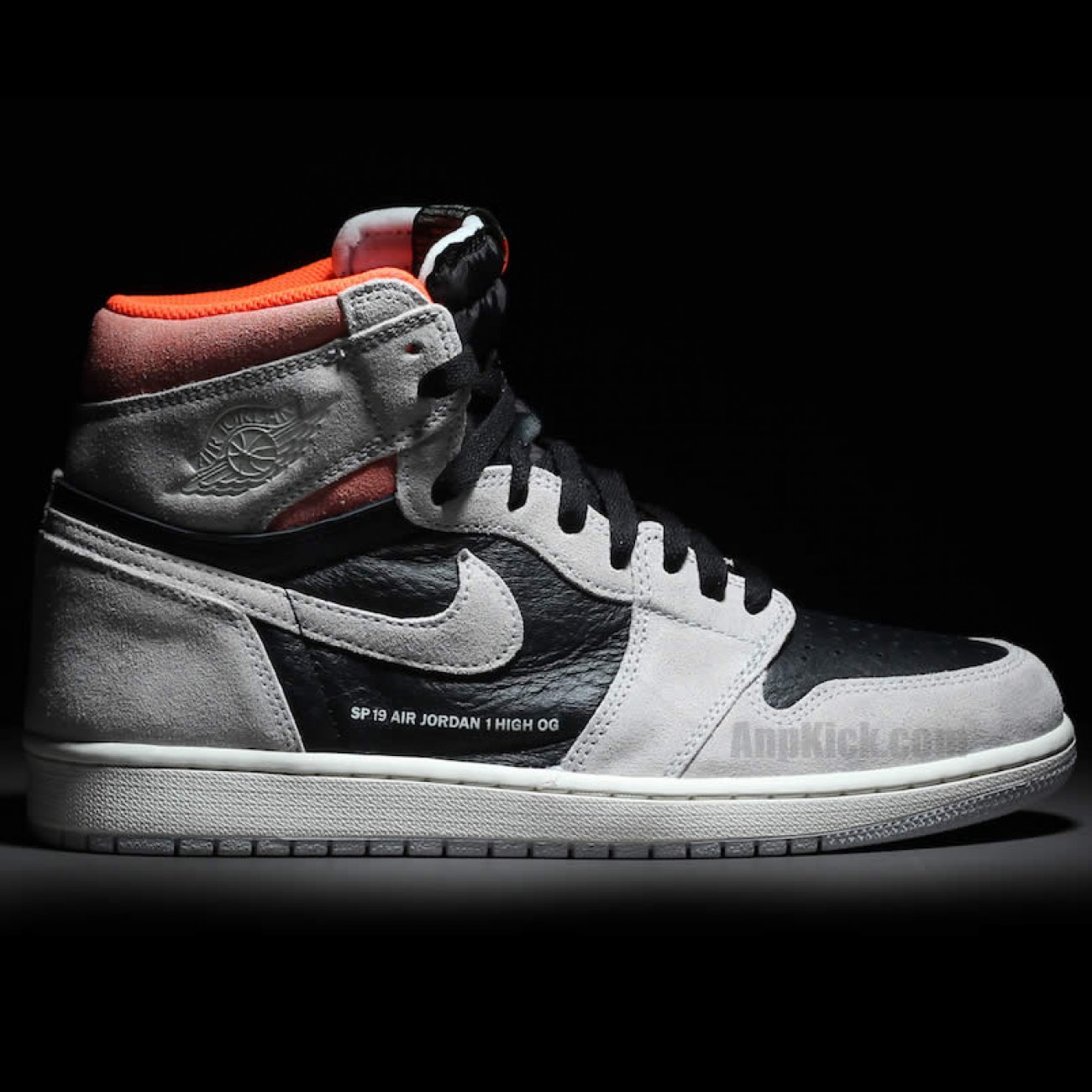 Air Jordan 1 Retro High OG Neutral Grey Shoes 555088-018