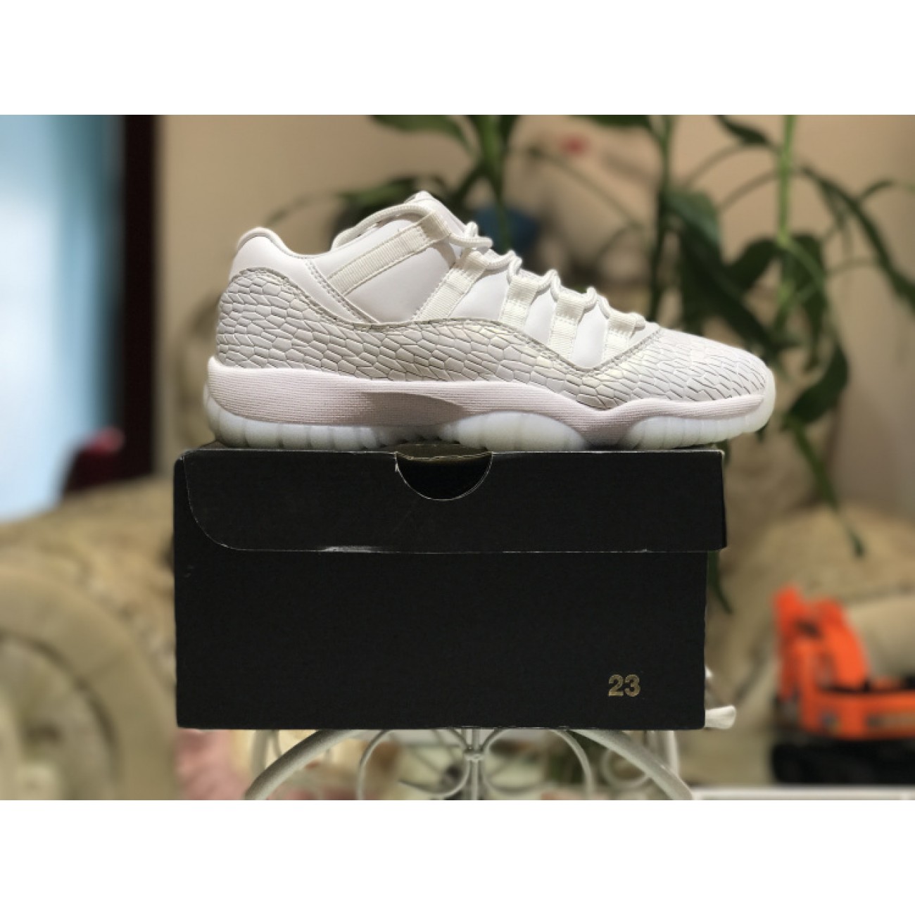 Air Jordan 11 Low GS Heiress White 897331-100