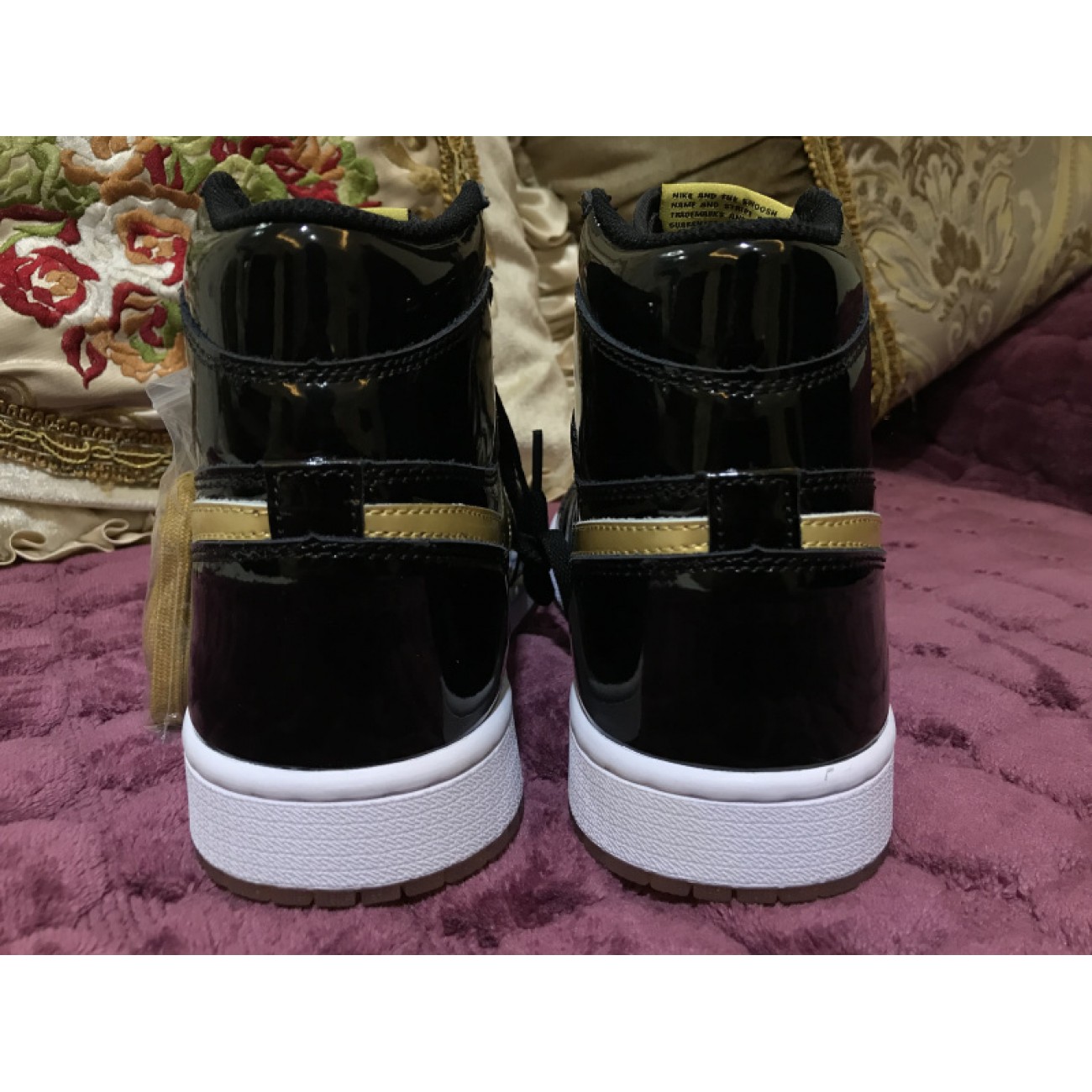 Air Jordan 1 Black Gold OG 555088-019
