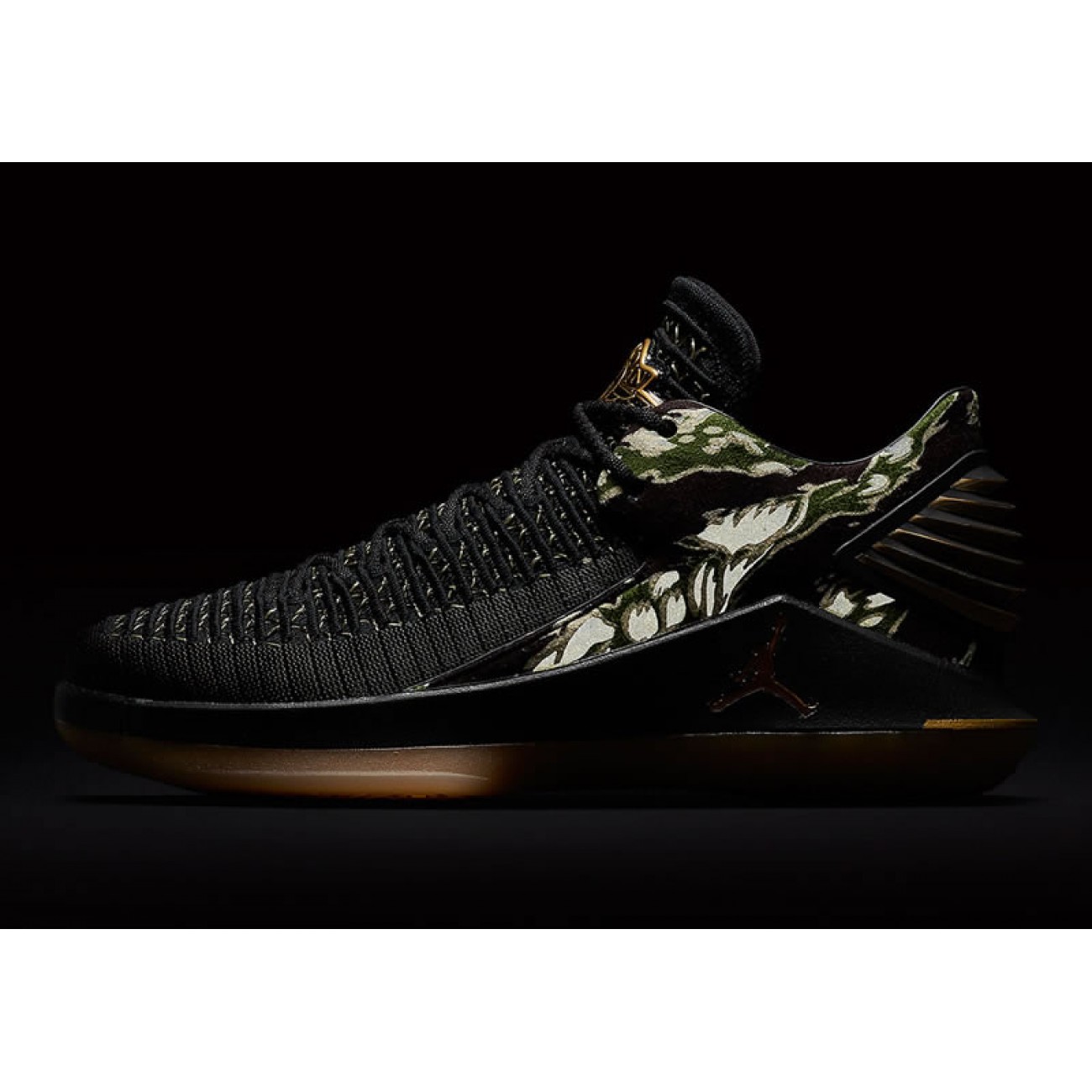 Air Jordan 32 Low Tiger Camo Black AH3347-021