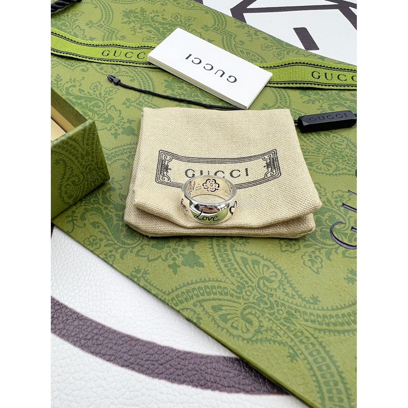 Gucci Blind fir Love silver