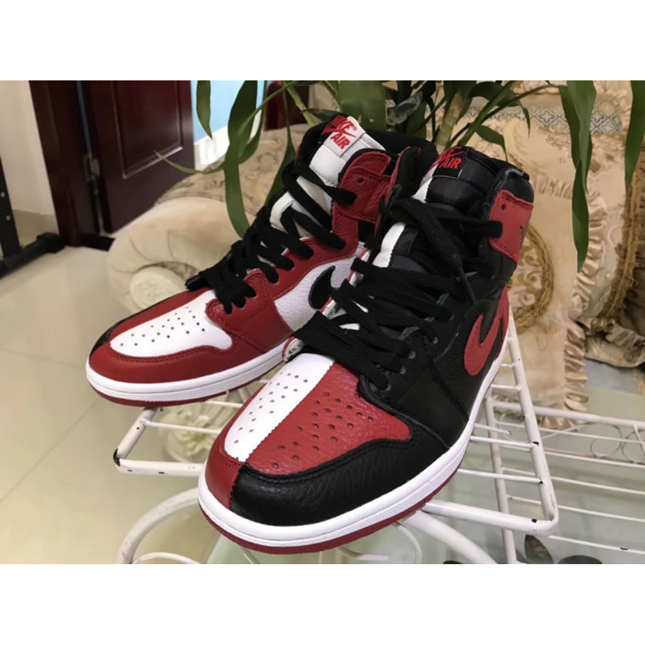Air Jordan 1 Homage to Home 861428-061