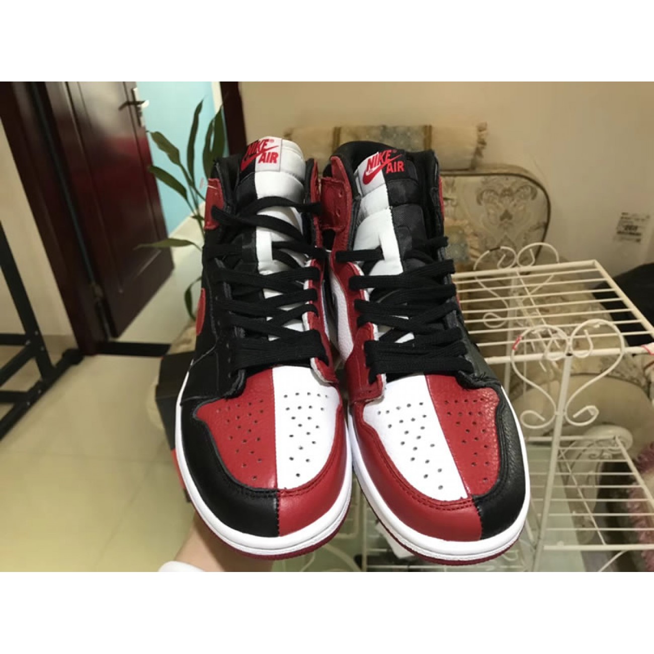 Air Jordan 1 Homage to Home 861428-061