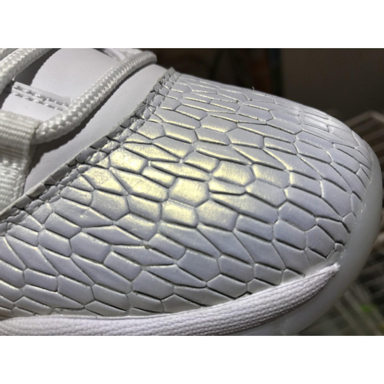 Air Jordan 11 Low GS Heiress White 897331-100