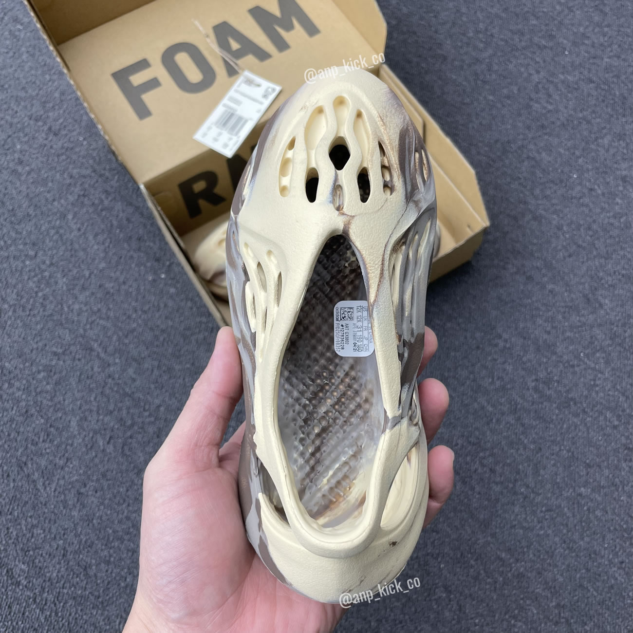 adidas Yeezy Foam RNNR MX Sand Grey GY3970 Mineral Blue GX8506 MX Cream Clay GX8802 Vermillion Red GX1136 (Kids)