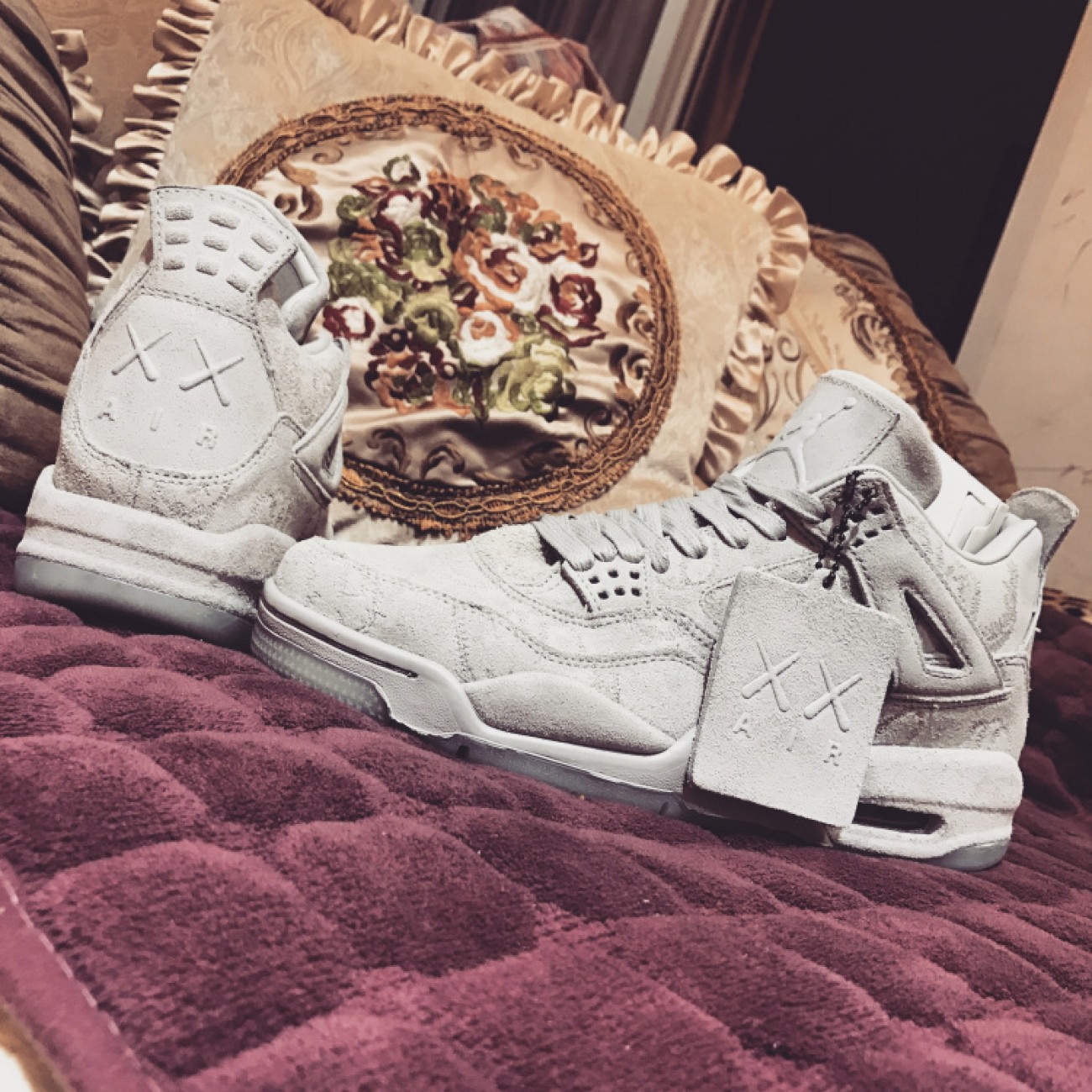 Air Jordan 4 x KAWS White 930155-100