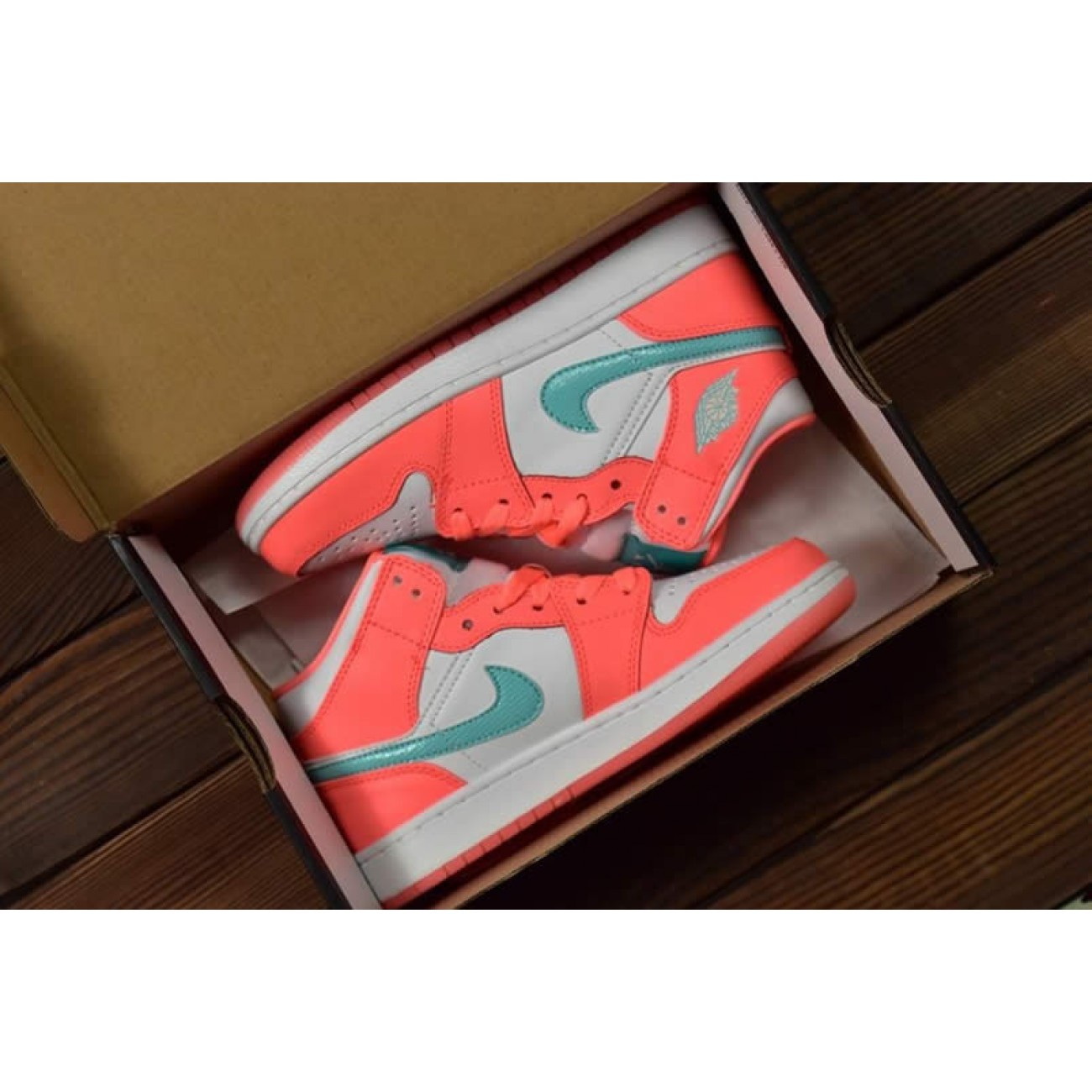 Air Jordan 1 Mid GS Crimson Pulse Pink Aqua 555112-814