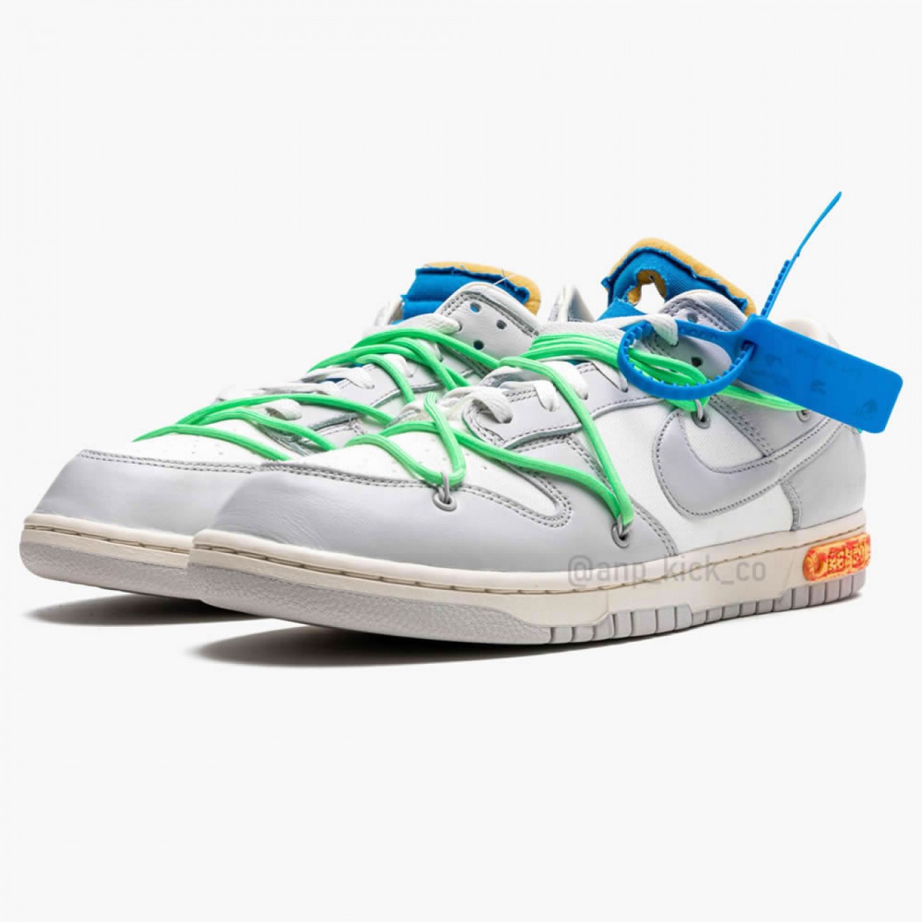 Nike SB Dunk Low Off-White Lot 26 OF 50 DM1602-116