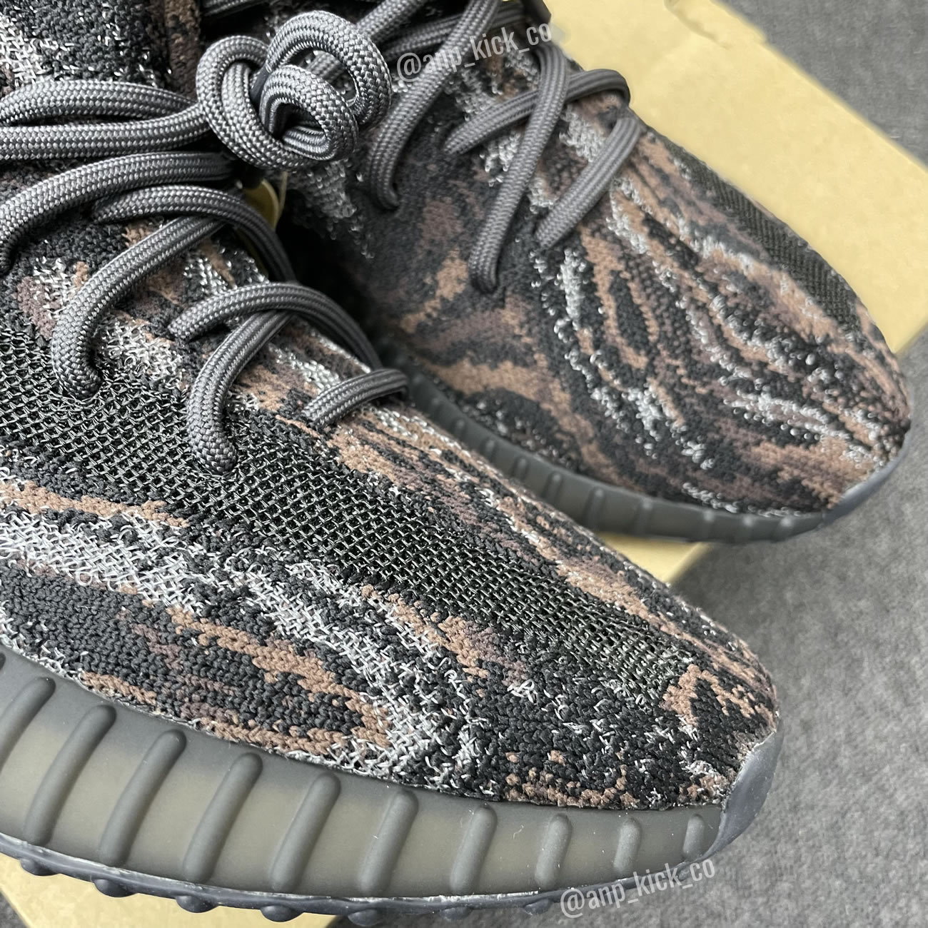 adidas Yeezy Boost 350 V2 Mx Rock GW3774