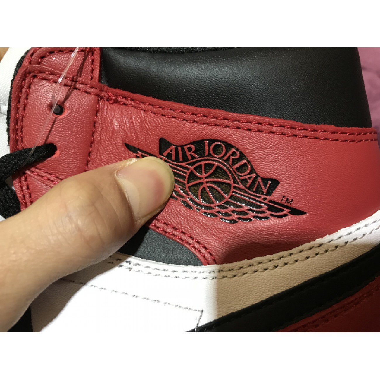 Air Jordan 1 Retro High OG Chicago 555088-101