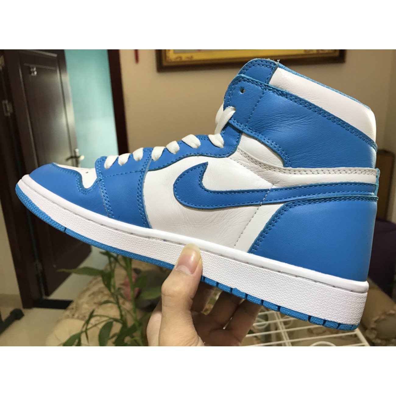 Air Jordan 1 High OG UNC 555088-117
