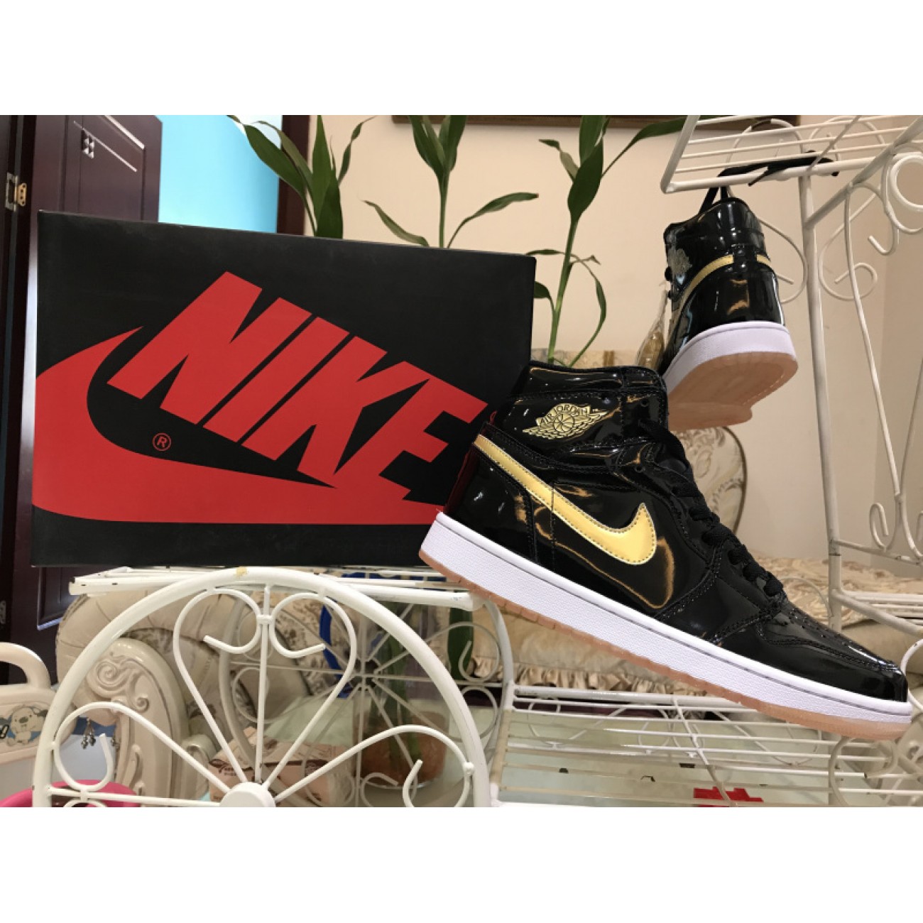 Air Jordan 1 Black Gold OG 555088-019
