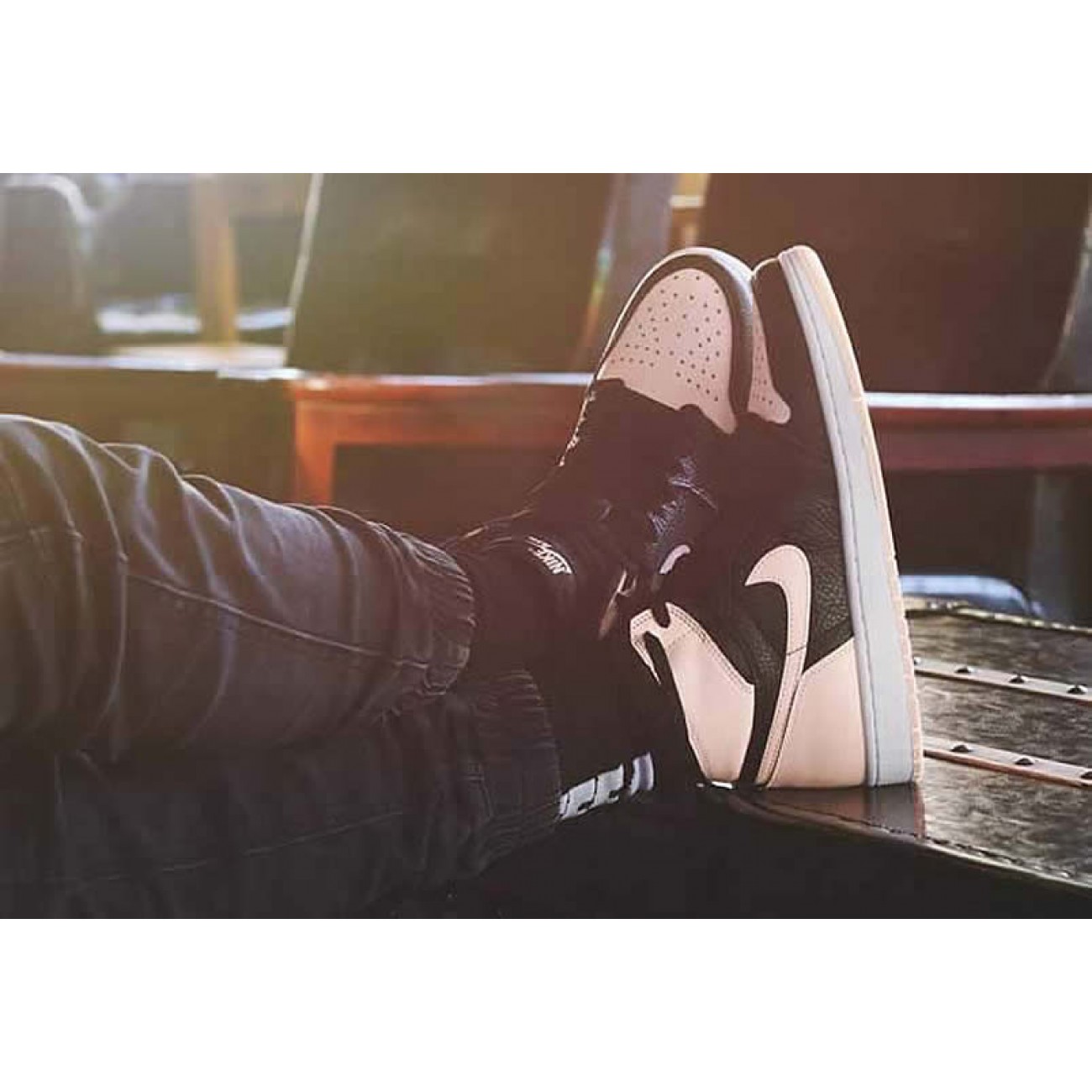 Air Jordan 1 Crimson Tint Hyper Pink And Black 555088-081