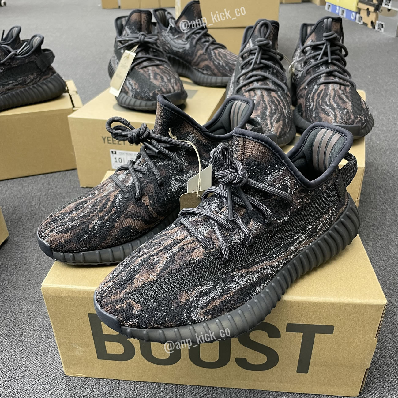 adidas Yeezy Boost 350 V2 Mx Rock GW3774