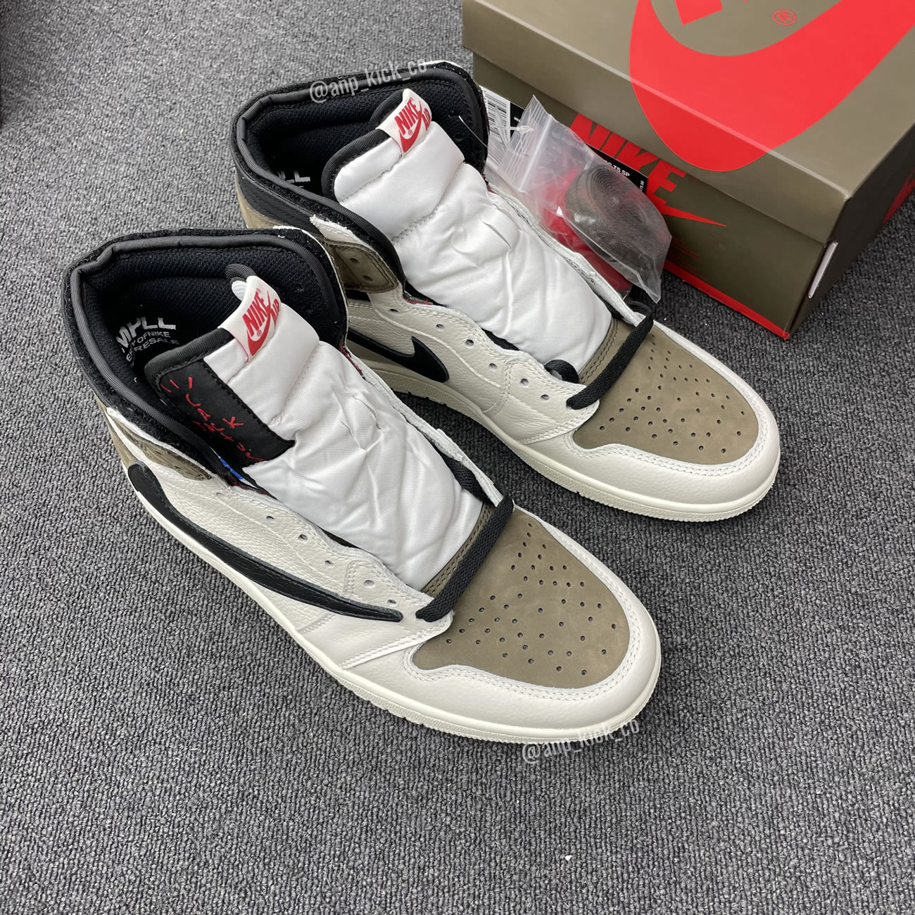 Travis Scott x Air Jordan 1 High OG SP White Brown/Black x Fragment Custom Making