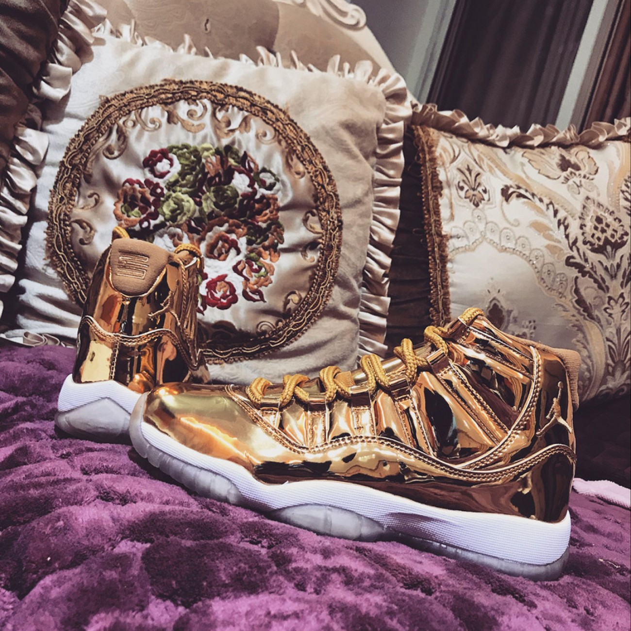 Air Jordan 11 Liquid Gold 378038-103