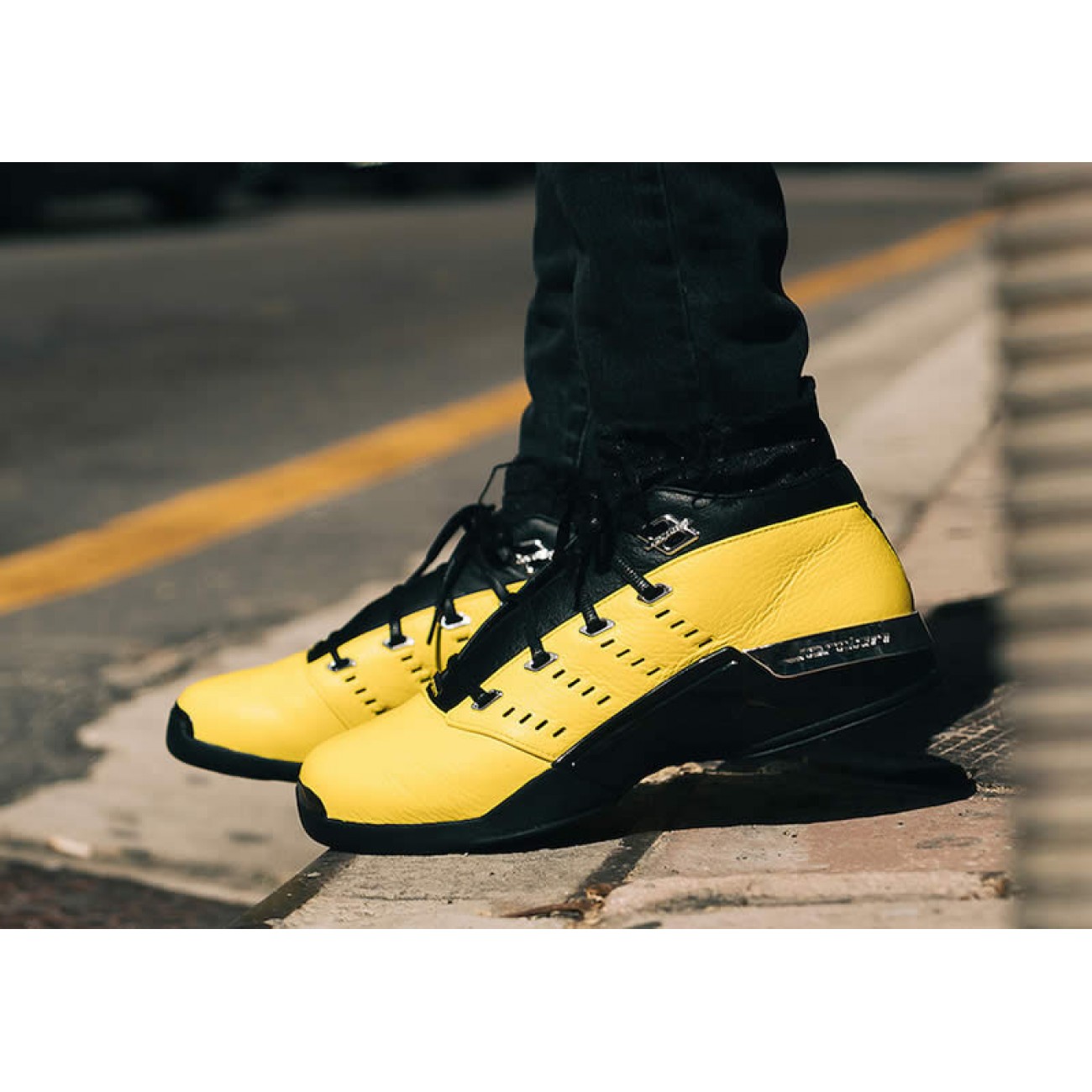 SoleFly x Air Jordan 17 Low Lightning Shoes Yellow And Black AJ7321-003
