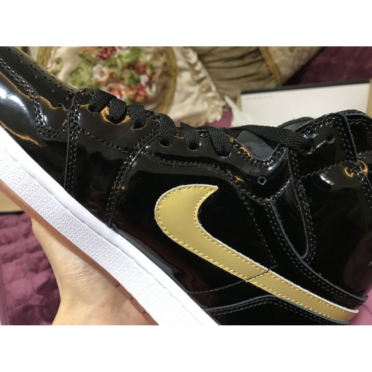 Air Jordan 1 Black Gold OG 555088-019