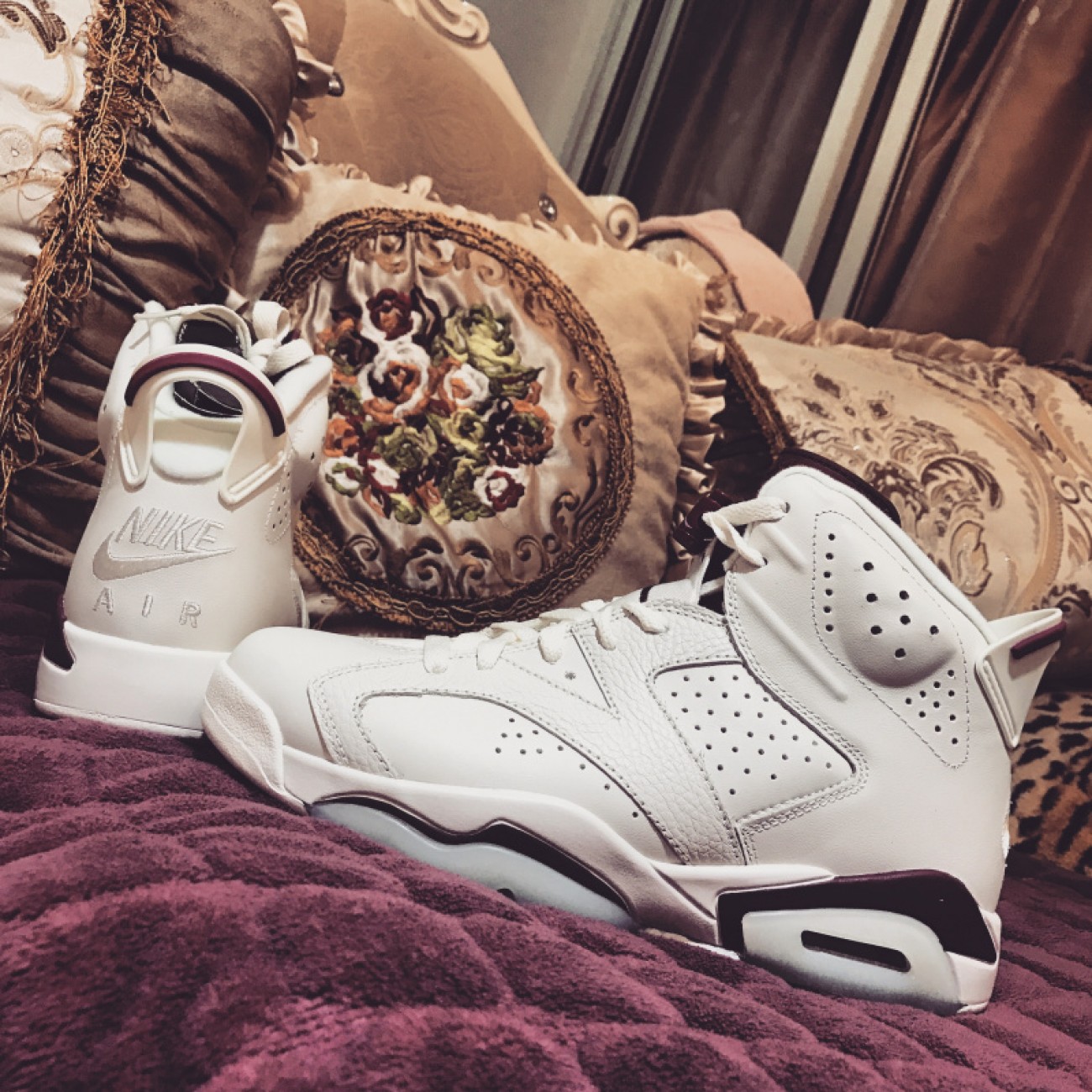Air Jordan 6 Maroon 384664-116