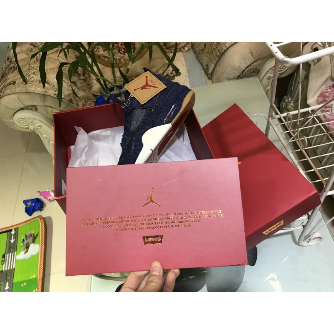 Levis x Air Jordan 4 GS AO2571-401