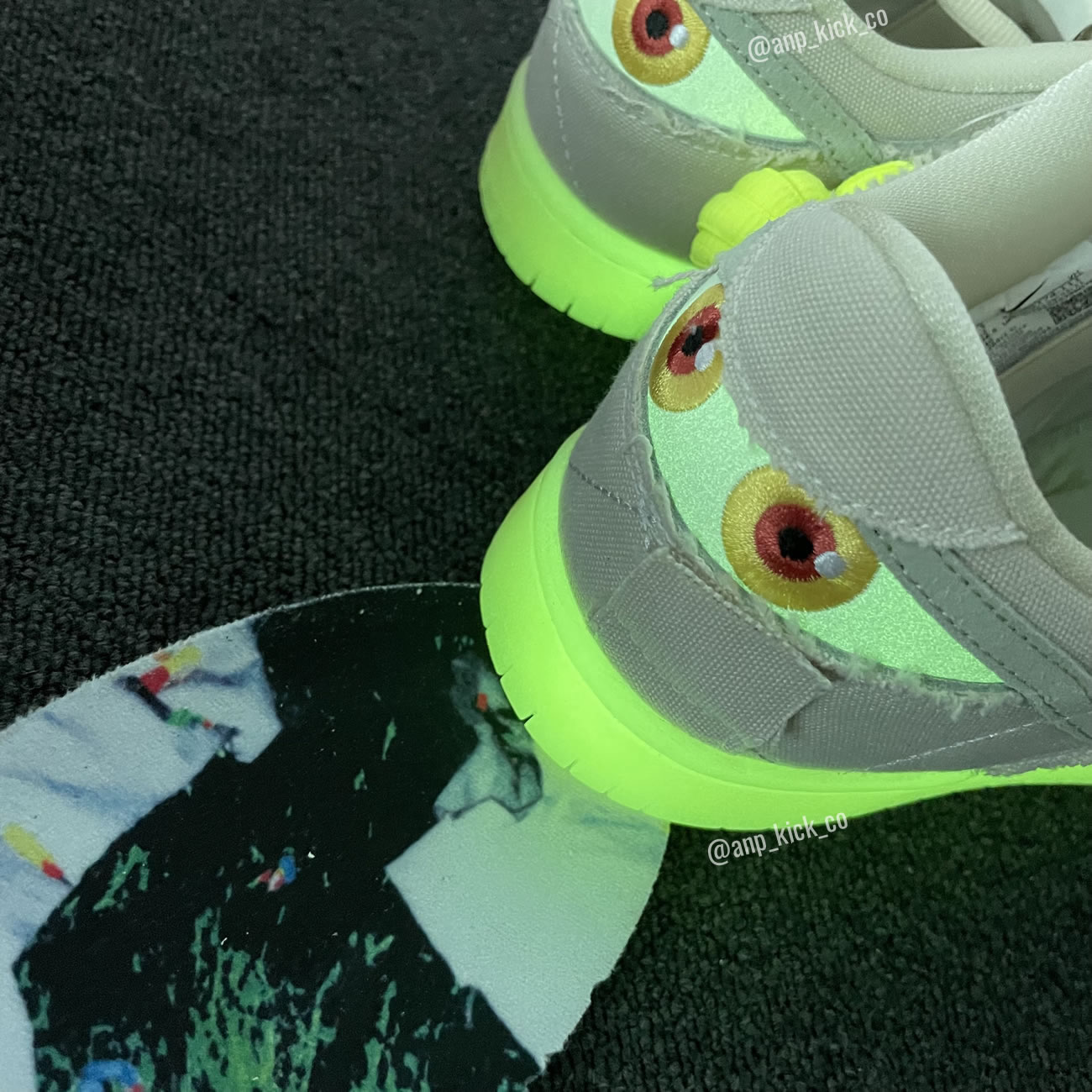 Nike SB Dunk Low Mummy DM0774-111