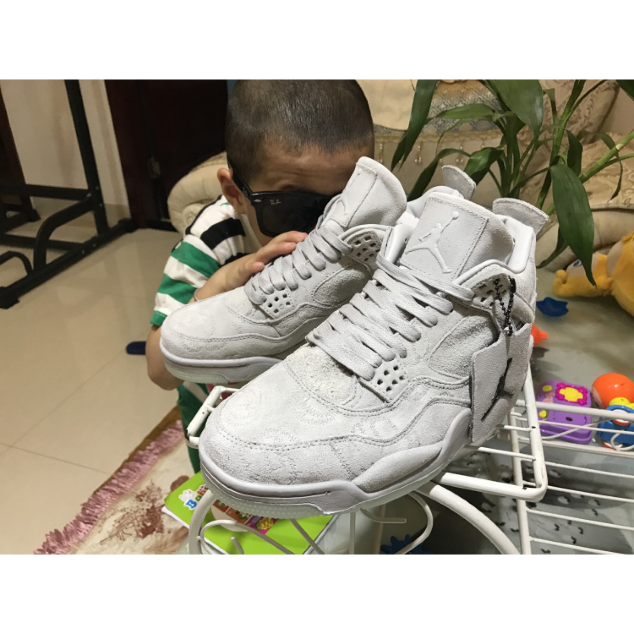 Air Jordan 4 x KAWS White 930155-100