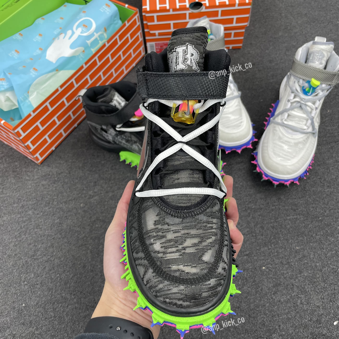 Off-White x Nike Air Force 1 Mid Black DO6290-001 White DO6290-100