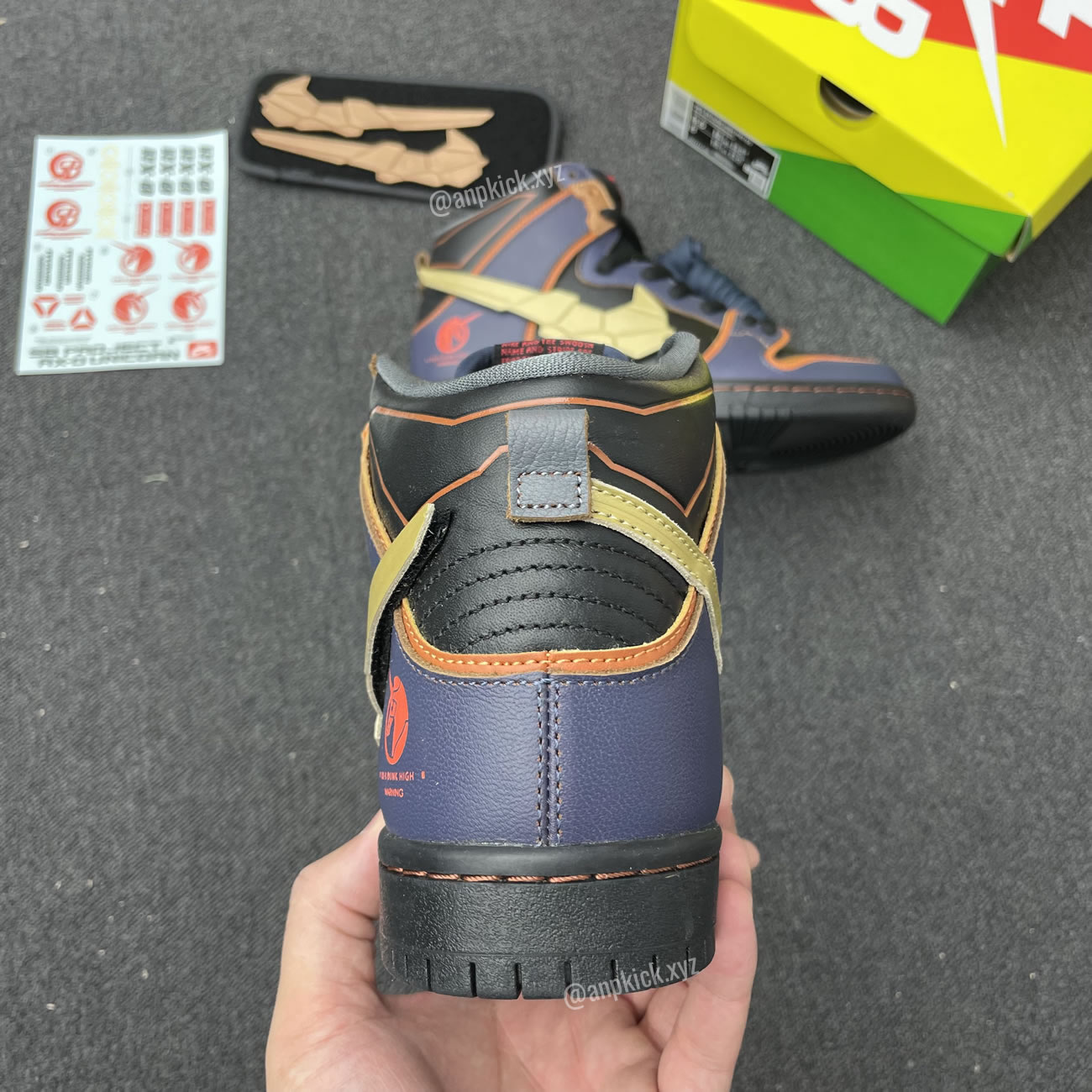 Gundam x Nike SB Dunk High Banshee DH7717-400