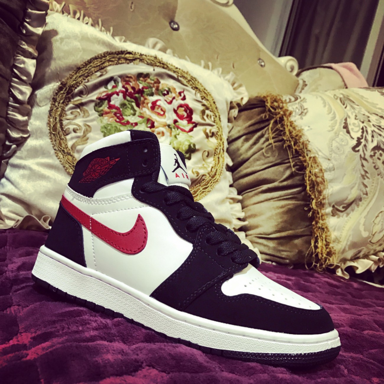 Air Jordan 1 Retro High GS Panda 879631-302
