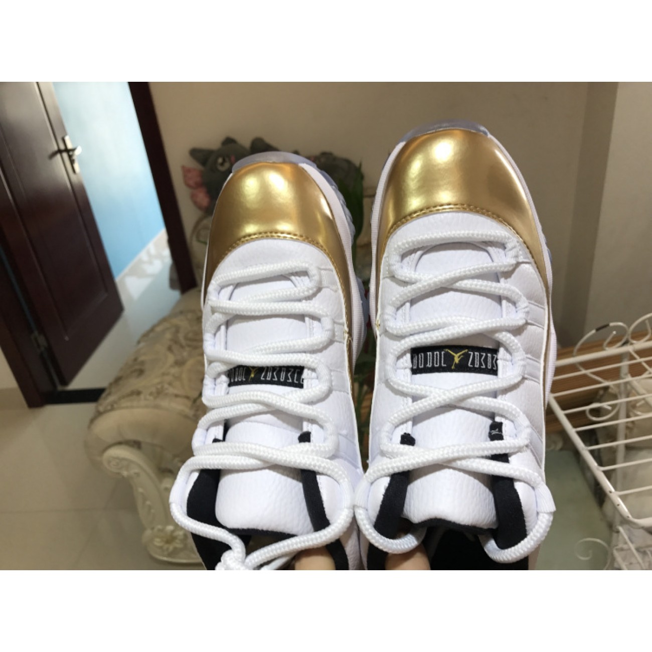 Air Jordan 11 Low Gold Medal 528895-103