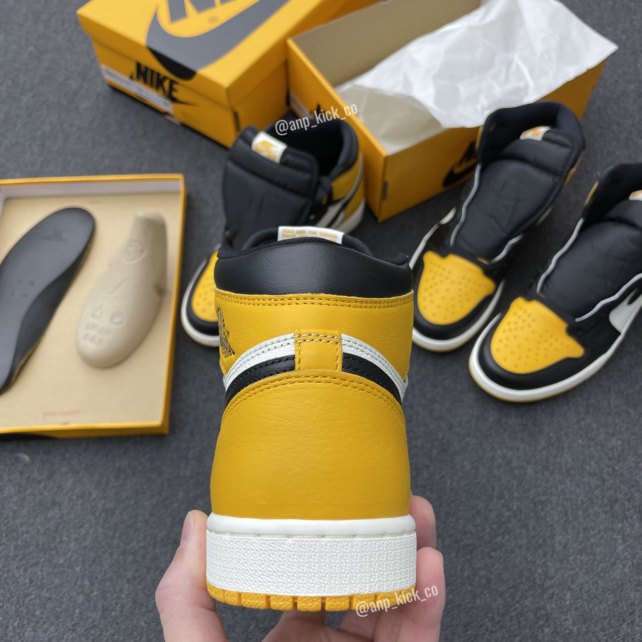 Air Jordan 1 Retro High OG Yellow Toe 555088-711 TAXI
