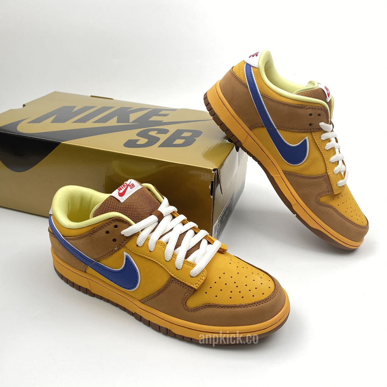 Nike SB Dunk Low Premium Newcastle Brown Ale 313170-741