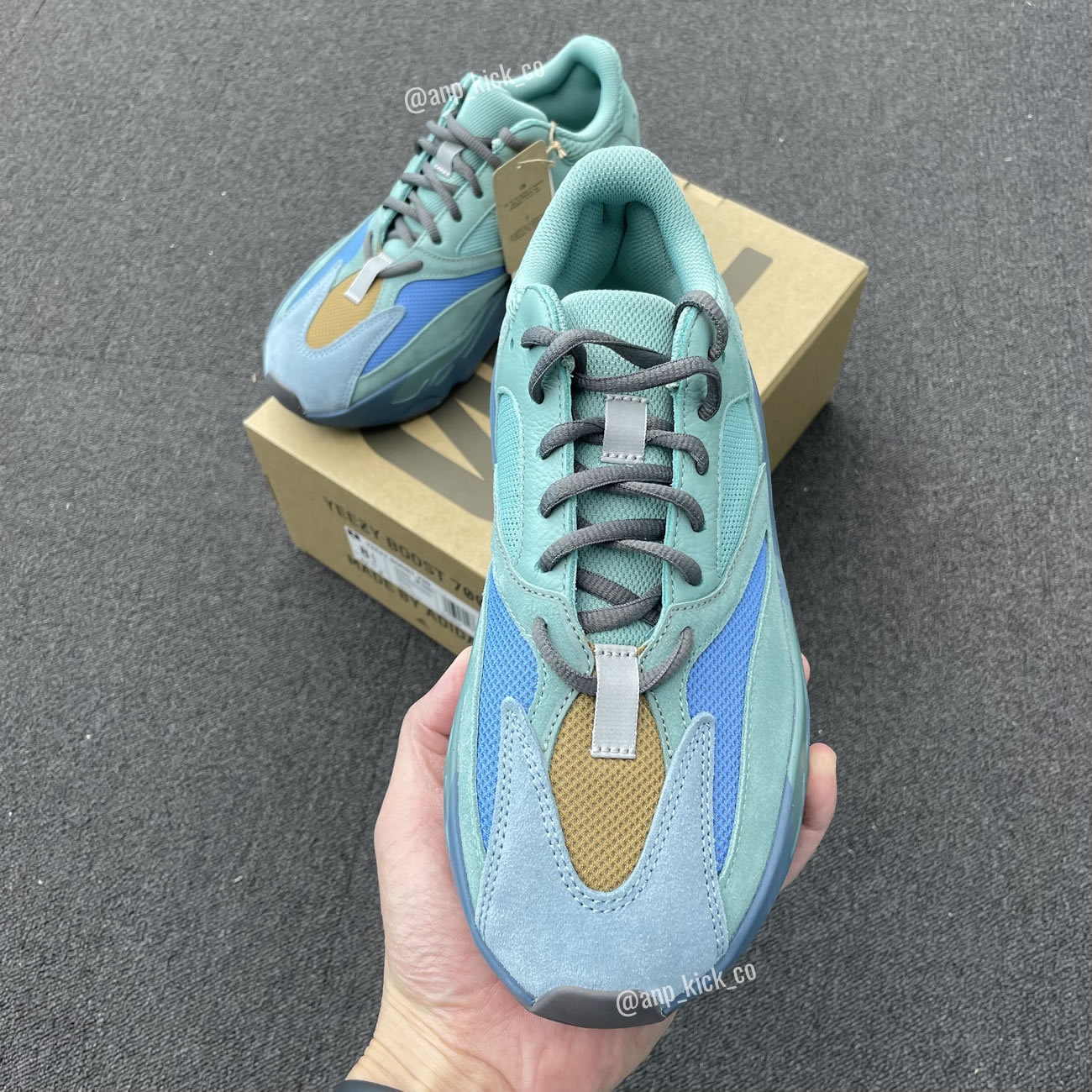 adidas Yeezy Boost 700 Sea Blue/Orange GZ2002