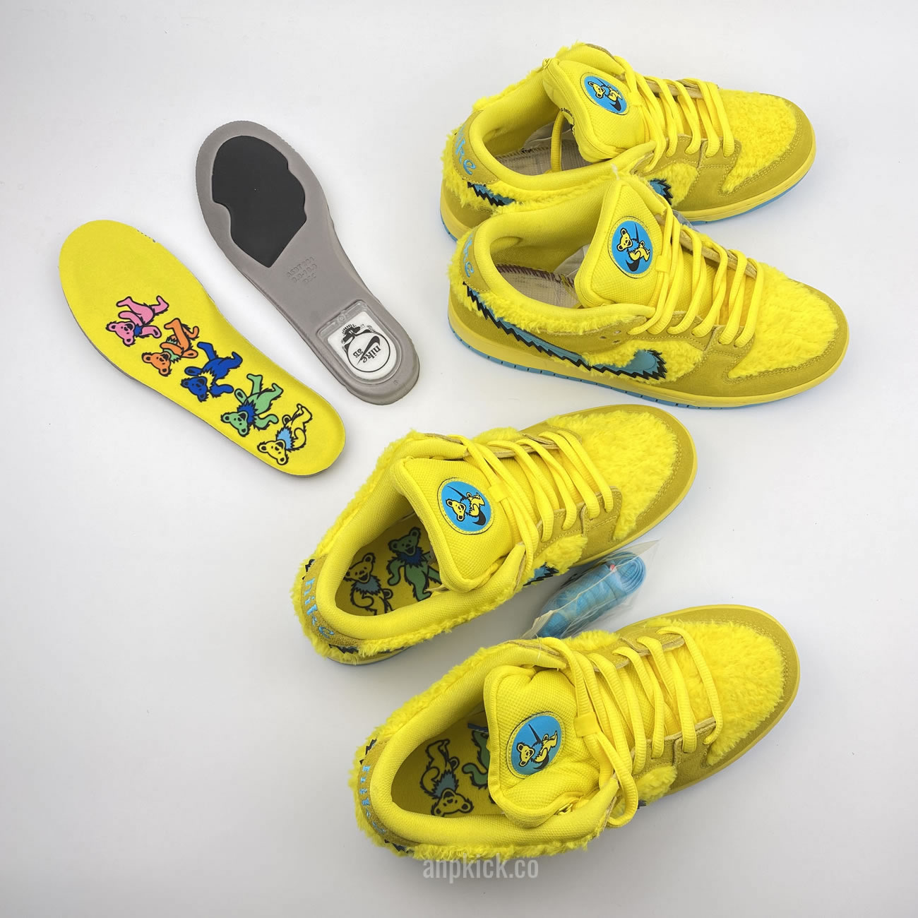Grateful Dead Bears x Nike SB Dunk Low Yellow Bear CJ5378-700