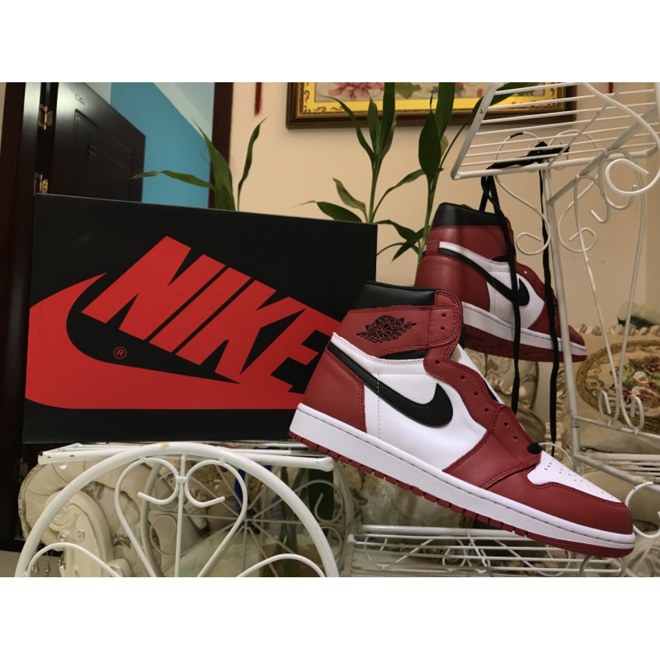 Air Jordan 1 Retro High OG Chicago 555088-101