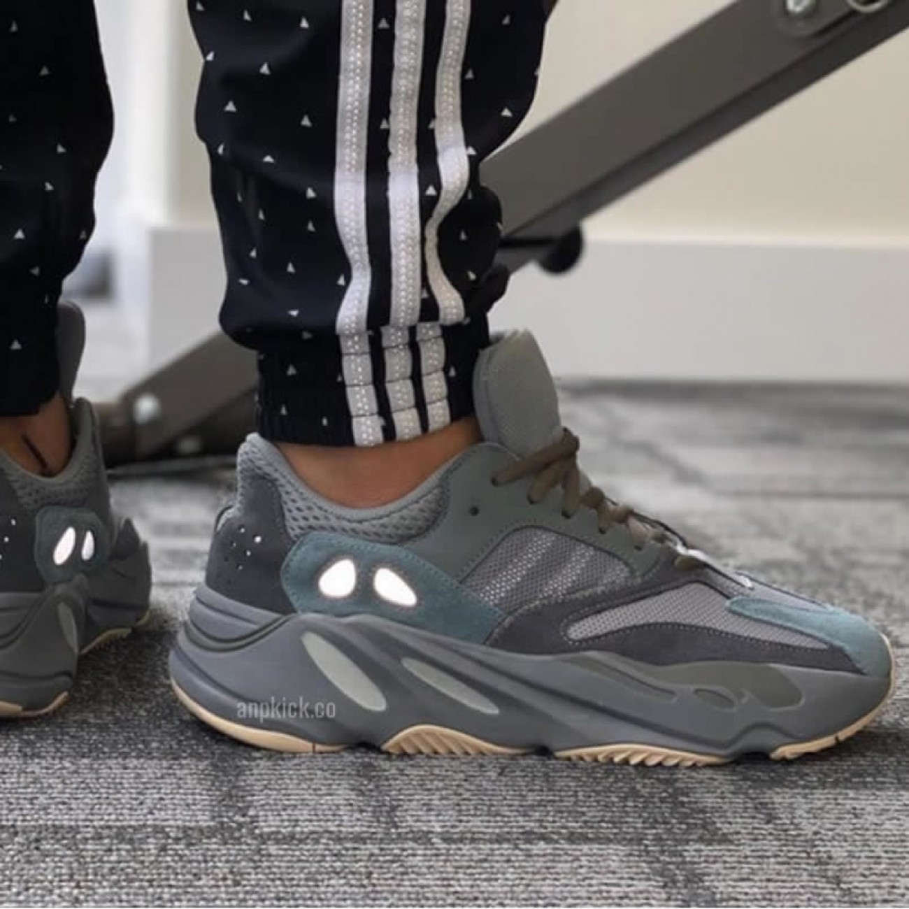 adidas Yeezy Boost 700 Teal Blue 2019 Release Date On Feet Outfit FW2499