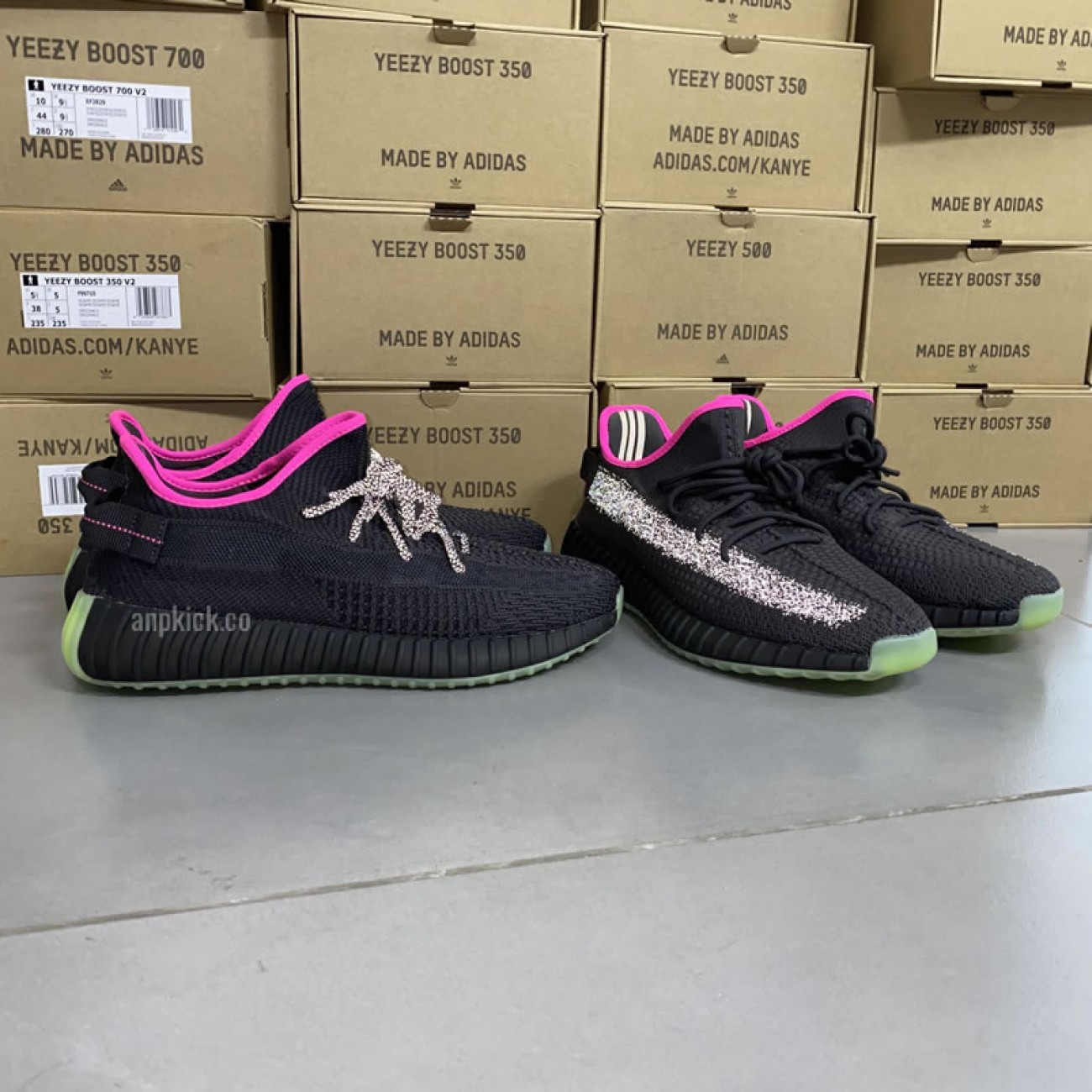 adidas Yeezy Boost 350 V2 NRG Solar Red  / Red October Non-Reflective UT8830 Reflective UT8831
