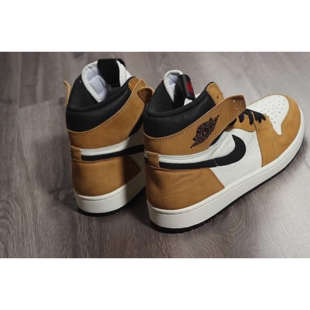 Air Jordan 1 Retro High OG Wheat AJ1 White Black And Yellow/Gold 555088-700