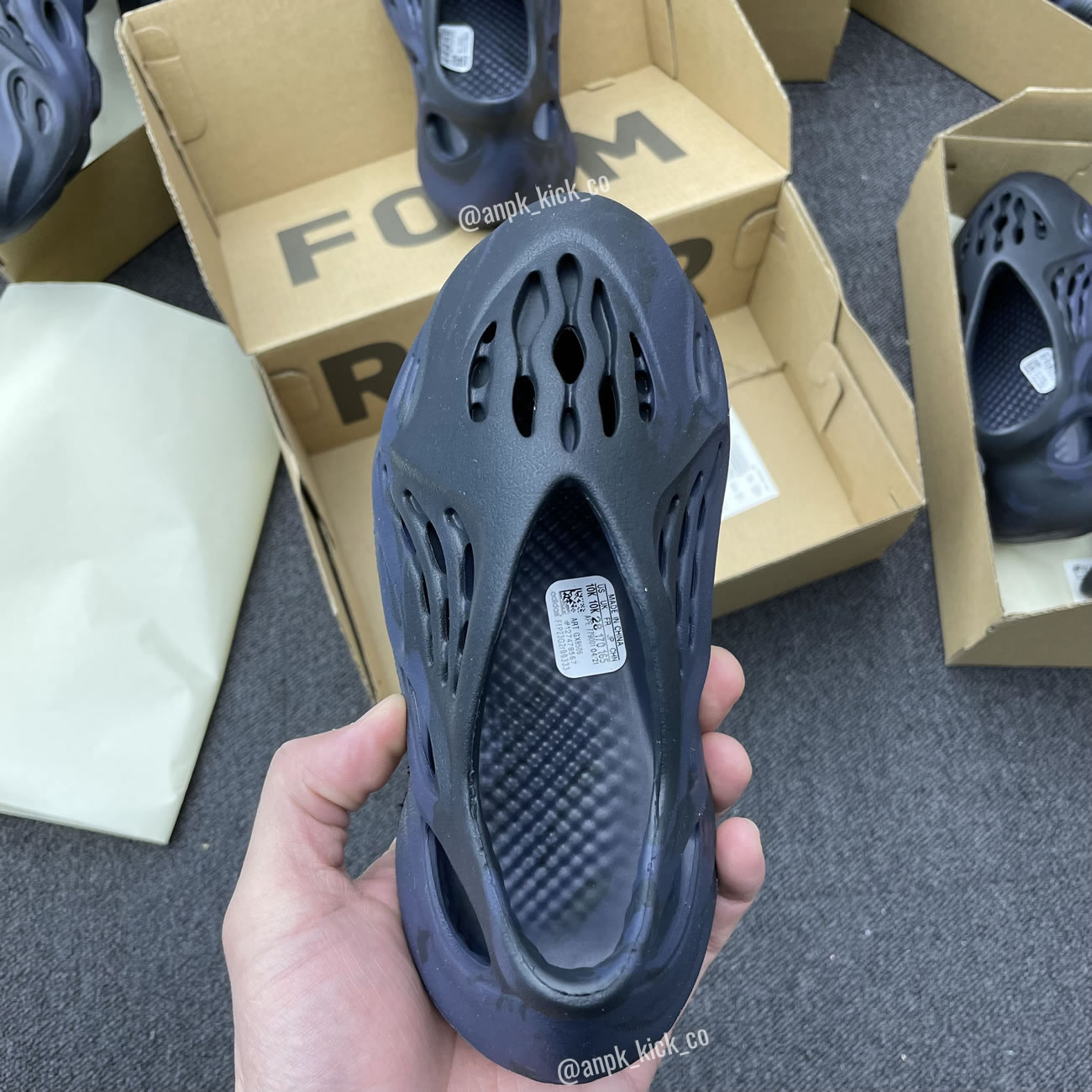 adidas Yeezy Foam RNNR MX Sand Grey GY3970 Mineral Blue GX8506 MX Cream Clay GX8802 Vermillion Red GX1136 (Kids)