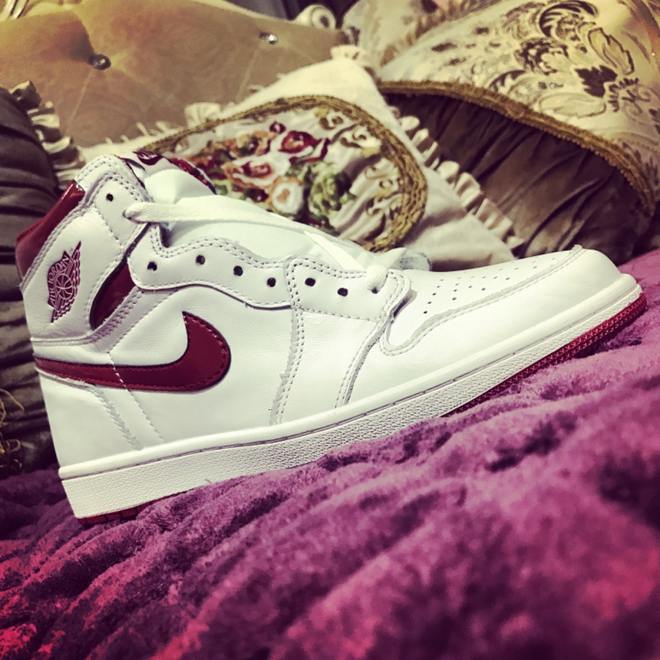 Air Jordan 1 OG High Metallic Red 555088-103