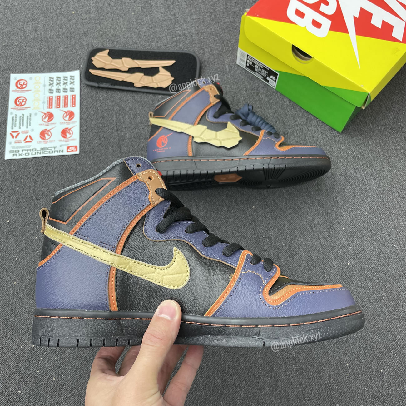 Gundam x Nike SB Dunk High Banshee DH7717-400