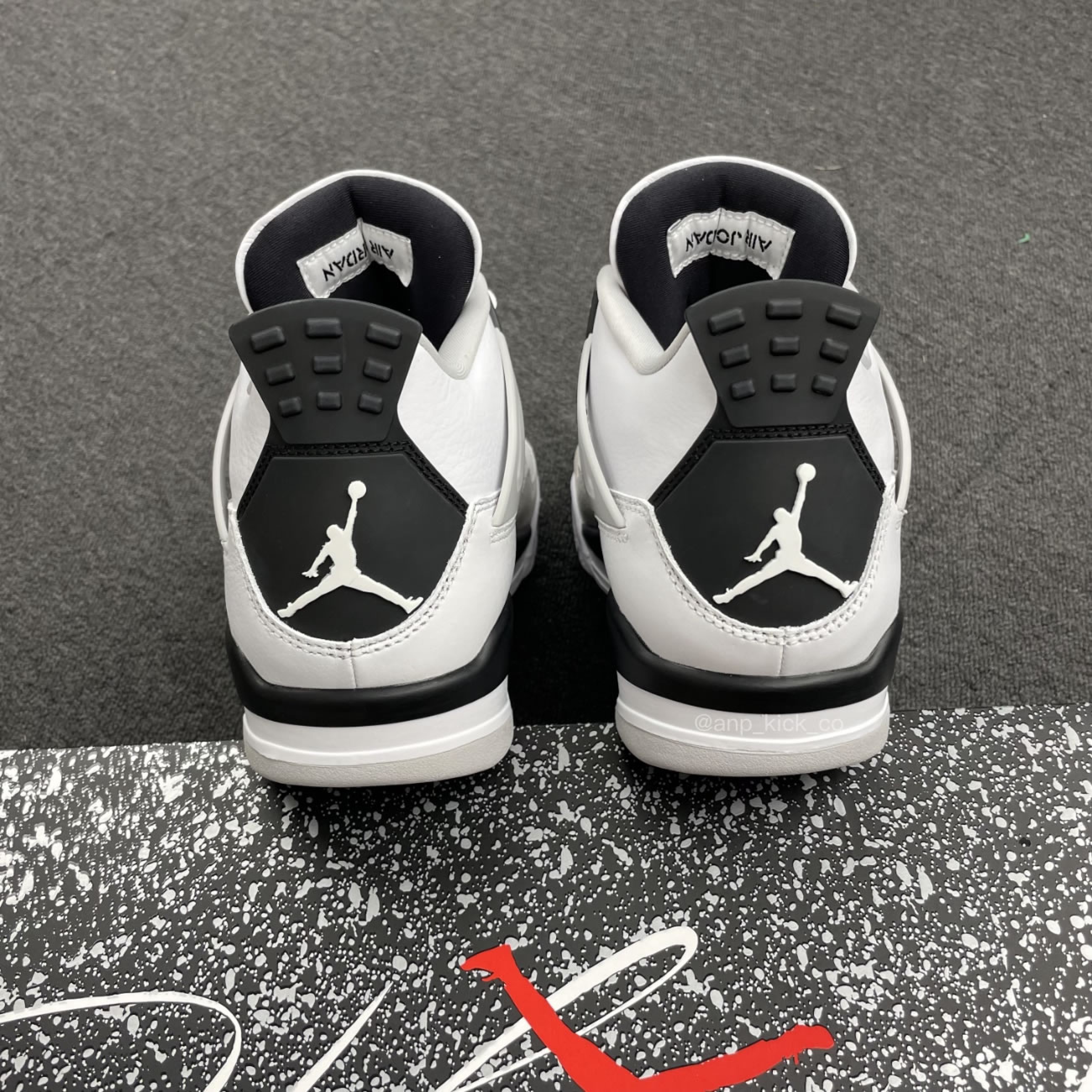 Air Jordan 4  RETRO MILITARY BLACK DH6927-111