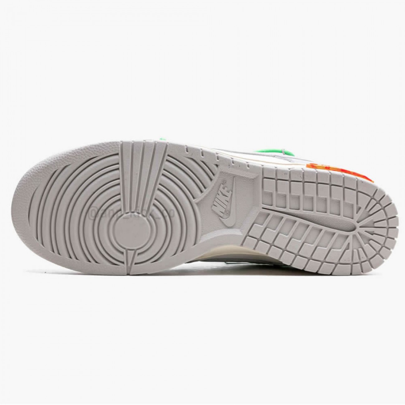 Nike SB Dunk Low Off-White Lot 26 OF 50 DM1602-116